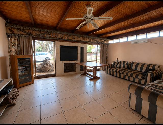 4 BEDROOM FREEHOLD FOR SALE IN GLEN DONALD AH